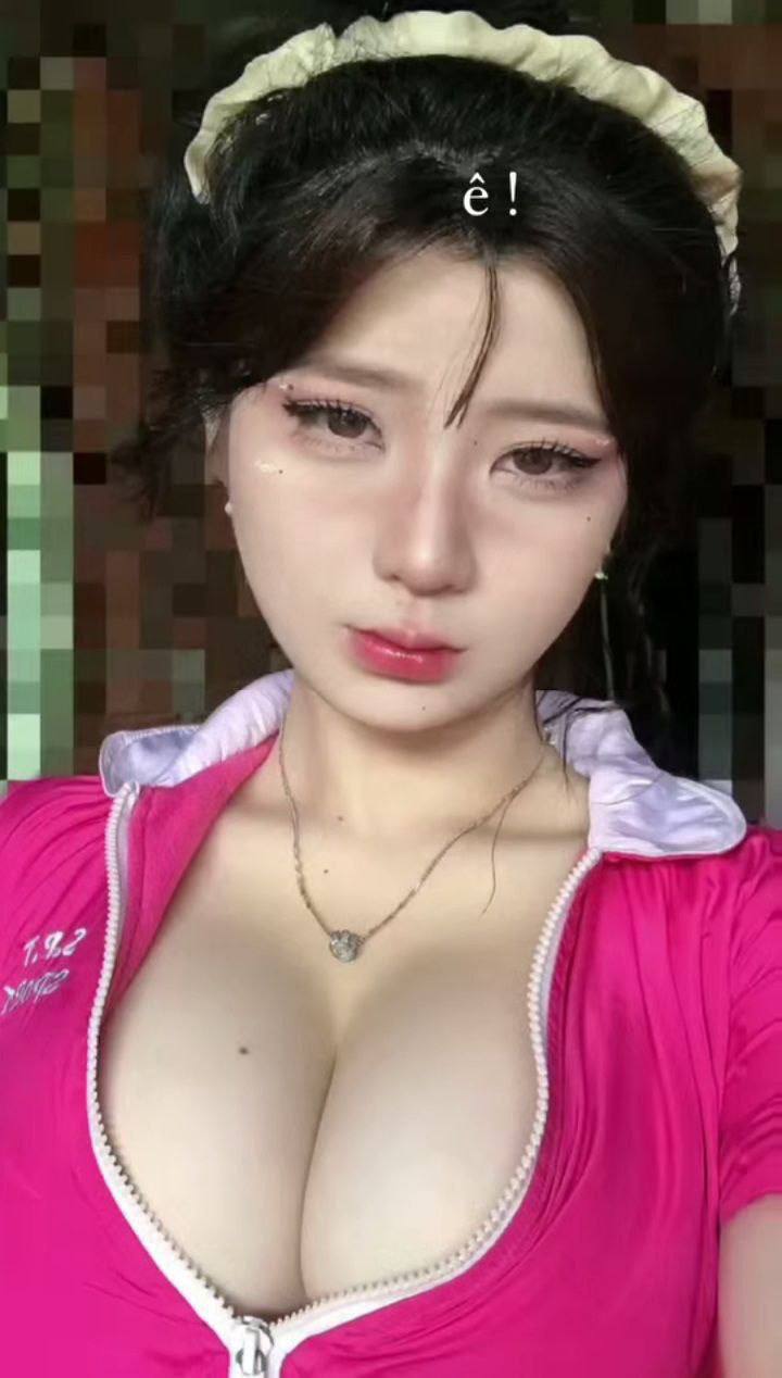 Anh nhân viên lén nhìn người mình thương liếm của quý cho cấp trên và cái kết bất ngờ