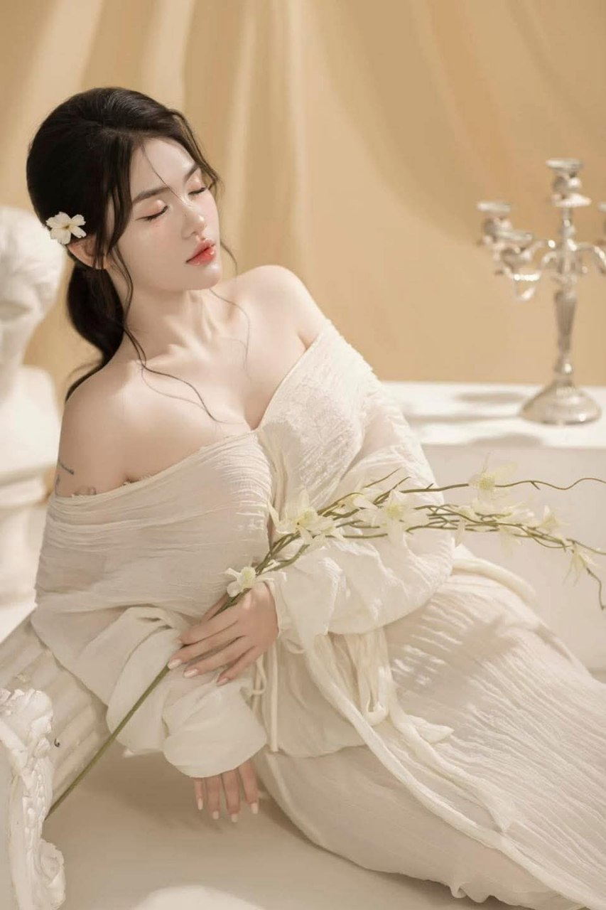 JUQ-090, JUQ-090 Một cuộc hội ngộ tình cờ của người giáo viên từng là giáo viên thời đi học.その日から言いなり性 đối phó với ペットにさせられて…. Morisawa Kana