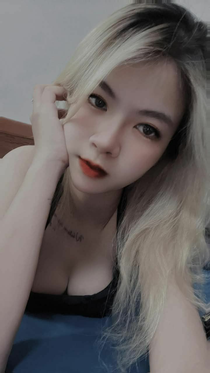 Chồng yêu đi làm, vợ yêu bị gã đàn ông lạ mặt hiếp dâm mỗi ngày